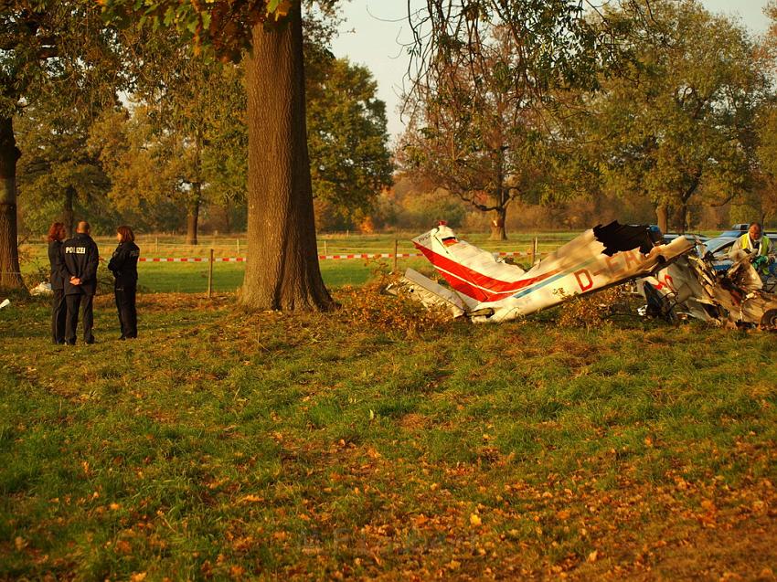 Kleinflugzeug abgestuerzt Sankt Augustin Meindorf P195.JPG